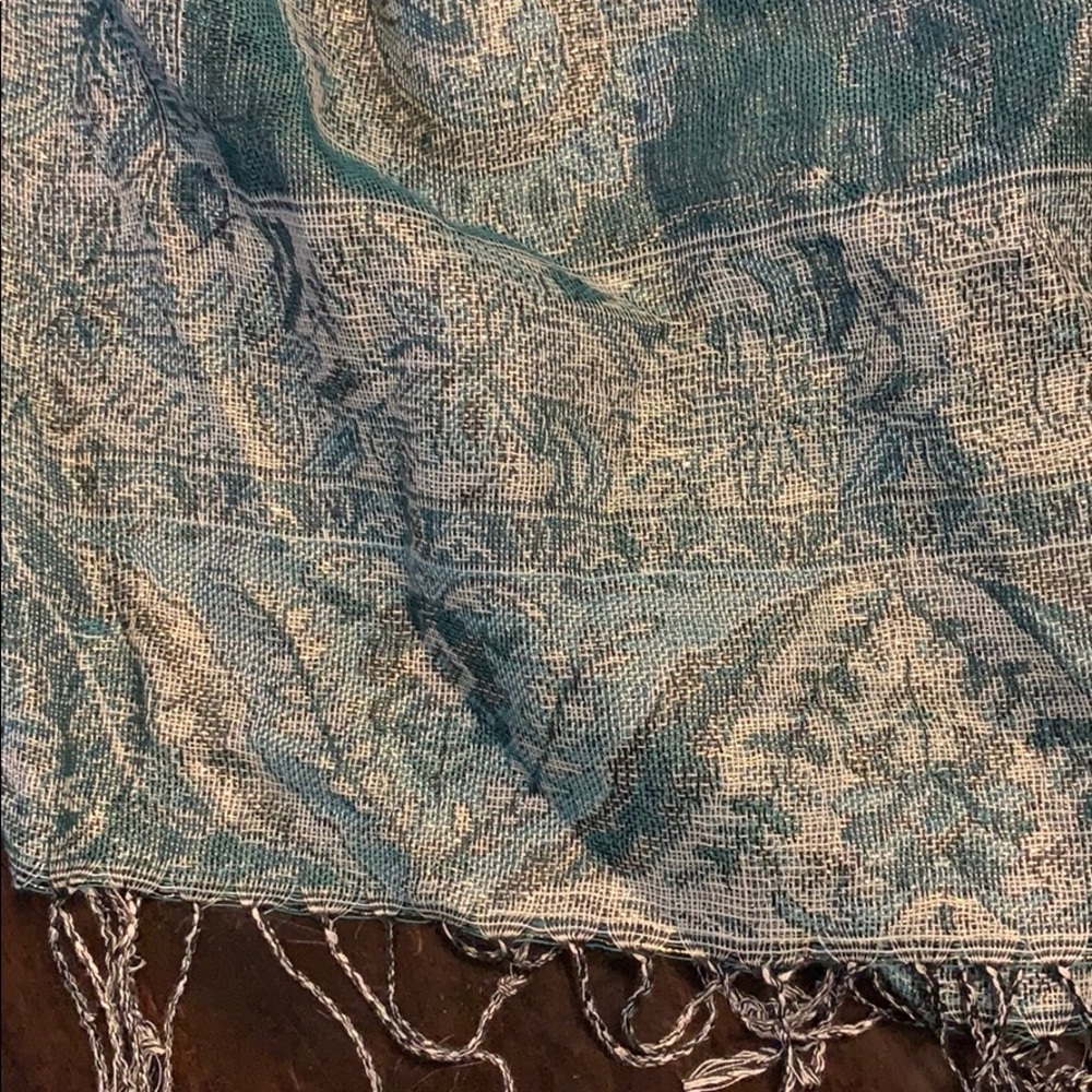 Scarf/ wrap - Picture 2 of 2
